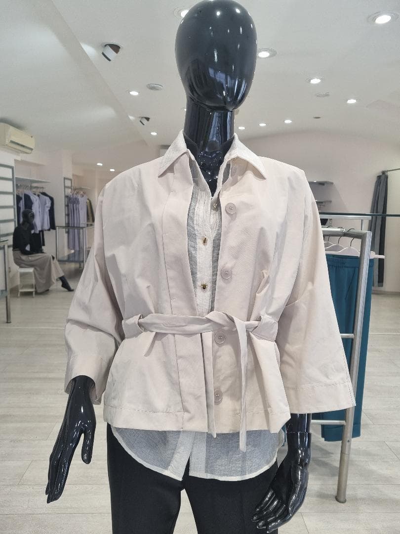 TRENCH CORTO
